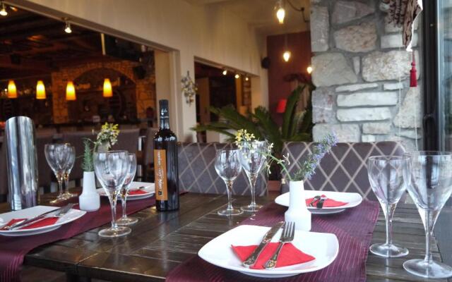 Aiolides Hotel