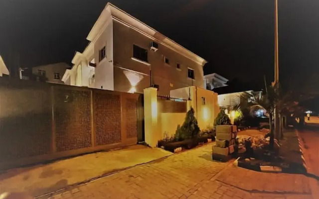 Imperio Apartments