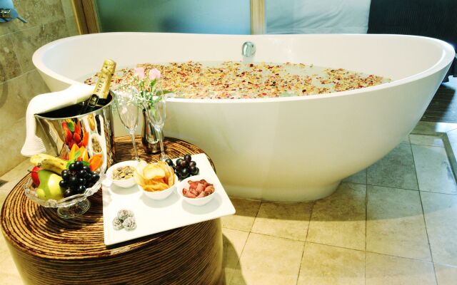 Lombardy Boutique Hotel