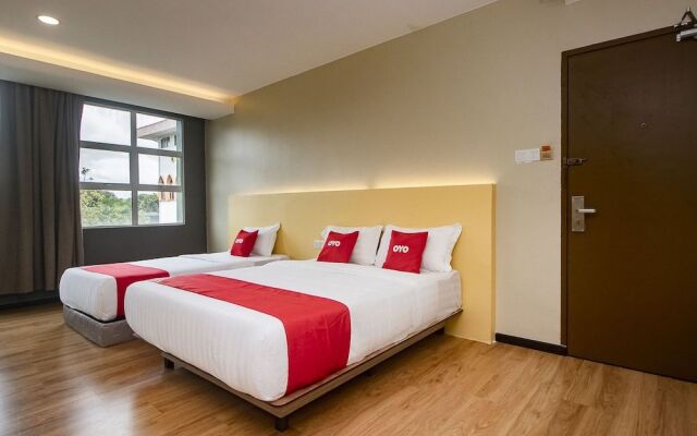 Oyo 90105 Towermas Hotel