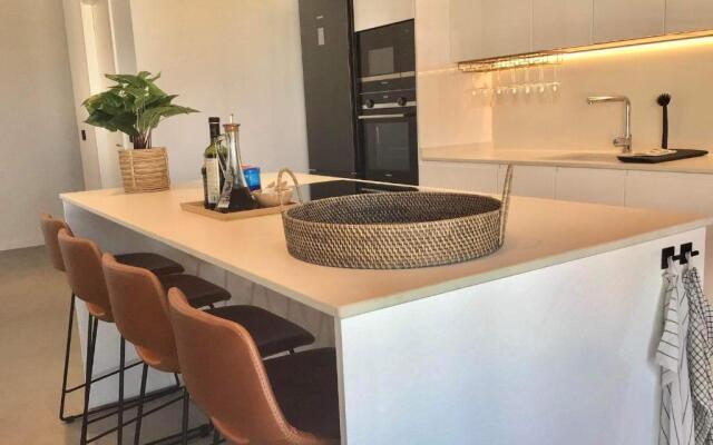 The View Luxury Vacation Apartment 5