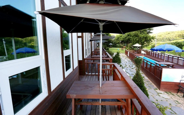 Paju Harujengwon Pension