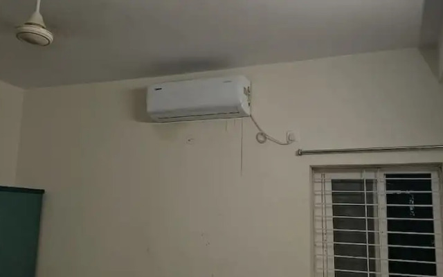 Karthikeya Guest Inn