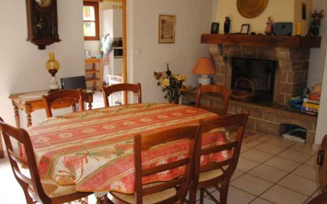 Villa With 4 Bedrooms in Saint-pierre-des-tripiers, With Wonderful Lak