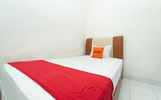KoolKost Syariah near Summarecon Mall Serpong – Guest Rooms – Tangerang