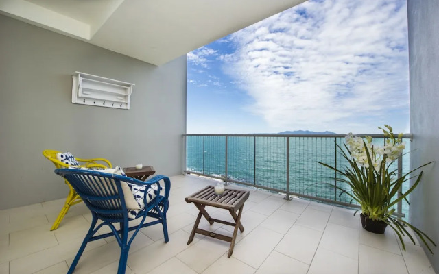 1 Bright Point Apartment 4303