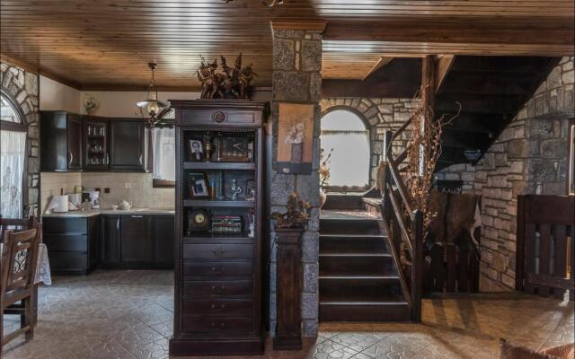 Stone Mansion Anavryti, ΑΜΑ 20569