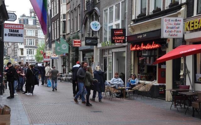 Ciao Papa Hotel Amsterdam Central Station