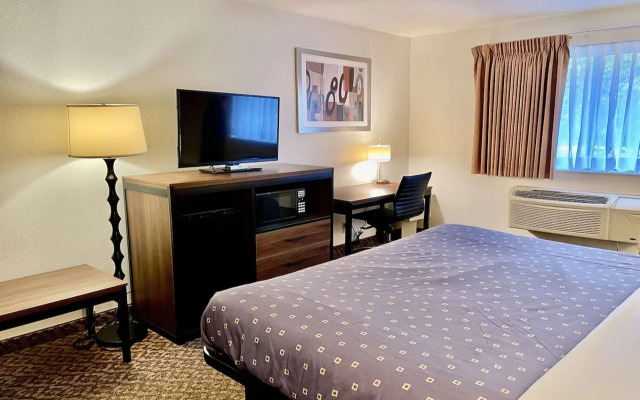 Super 8 By Wyndham Prince Frederick