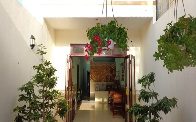 Banana Homestay  Hostel