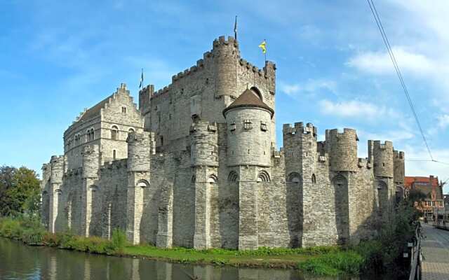 Burgstraat 17 Apartment in Exclusive Patrician House in Medieval Ghent