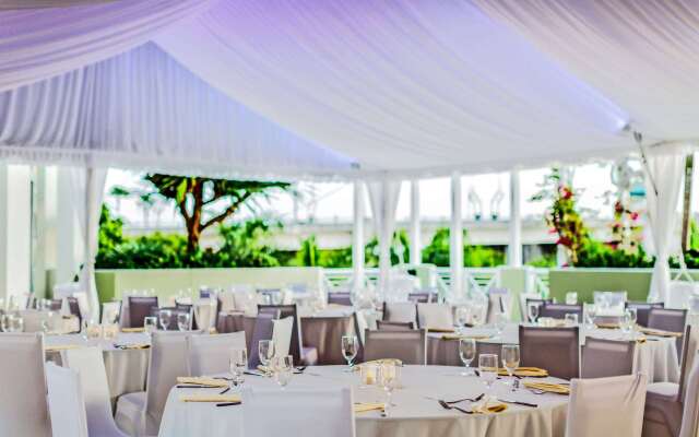 Wyndham Grand Jupiter at Harbourside Place
