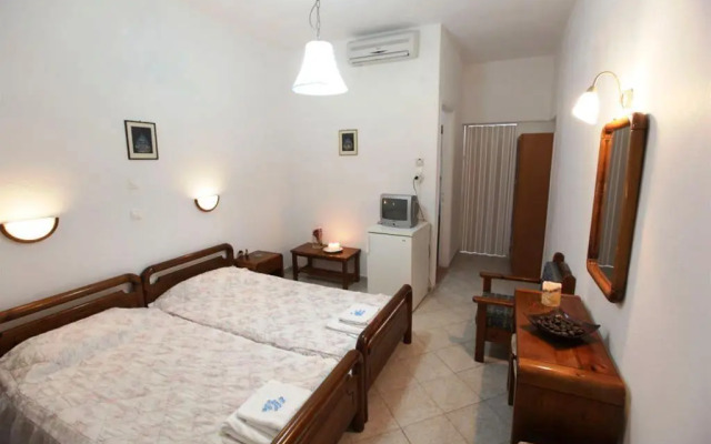 Mina Beach Hotel