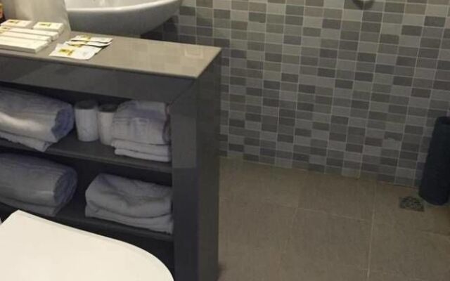 Super 8 Hotel Guozhan - Beijing