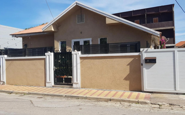 The Jazmine's Apartments