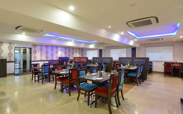 Akshaya Aura