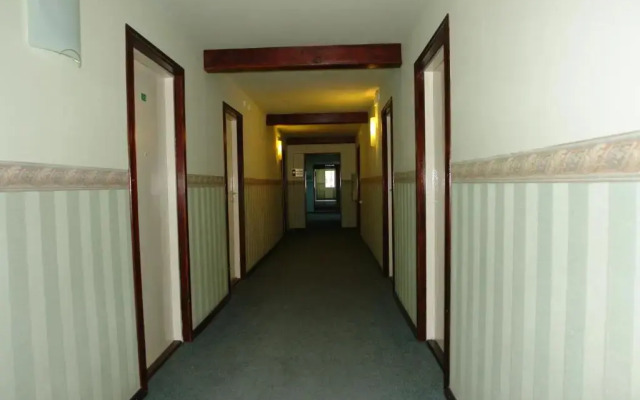 Hotel Junior