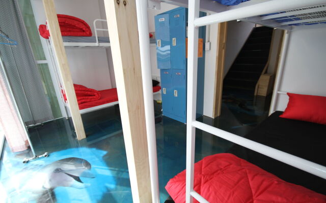 Time Travelers Party Hostel In Hongdae - Foreigners Only