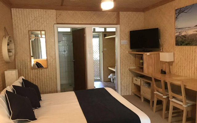Tallow Beach Motel