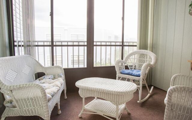 Country Club Minium 2 Bedroom Condo