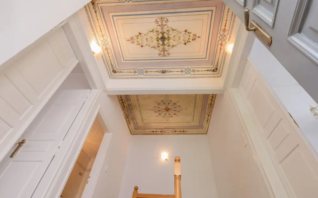 Hydra's Pearl - Blue Pearl