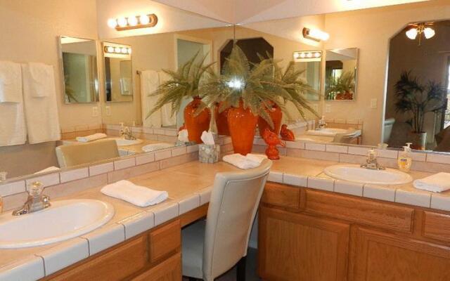 Midtown Retreat by Destination Havasu