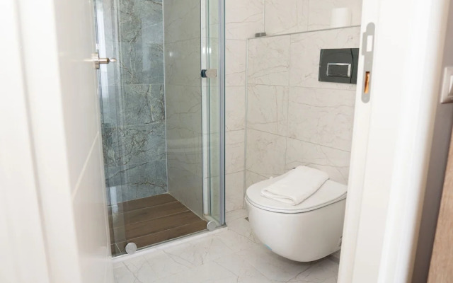 Private Pool Garden Villa- All Rooms w AC