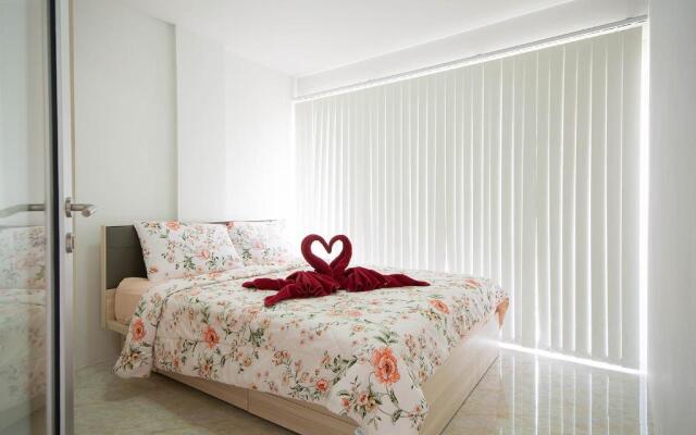 Grand Beach Condo B404 by Malai