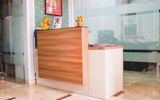 RedDoorz Premium near RS Pondok Indah