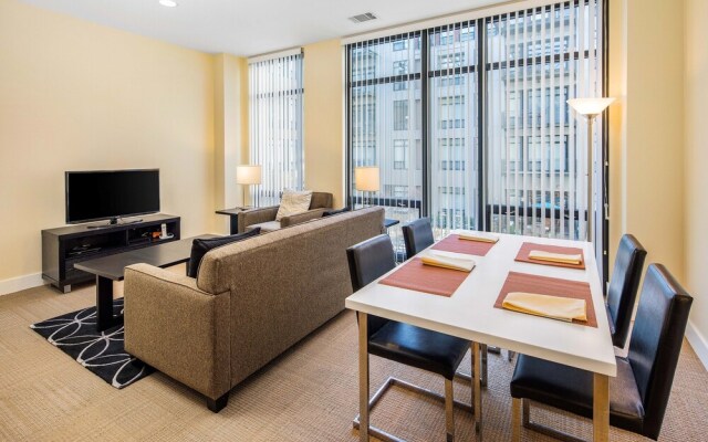 Global Luxury Suites at the Gateway Arch