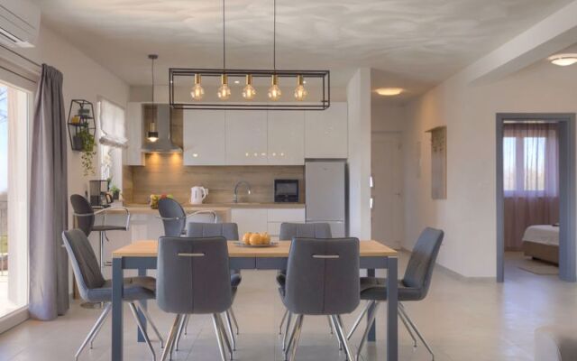 House Veli vrt Pallerols