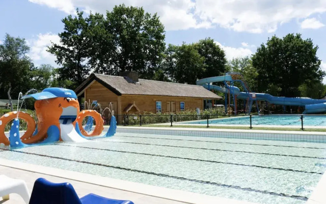Nice Chalet With Airco Near Efteling