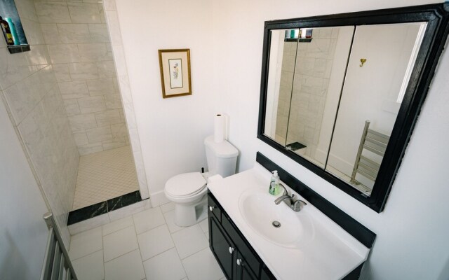 The Gilded Drifter Inn