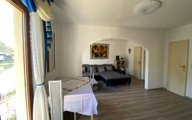 Holiday Apartment mit Moselblick in Moselhaus