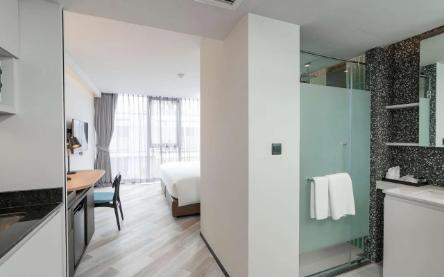 Seekers Finders Rama IV Hotel, SureStay Collection by BW