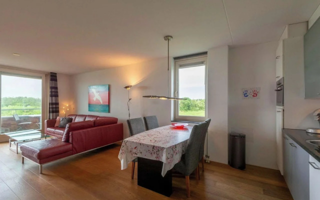 Cozy Apartment With Balcony