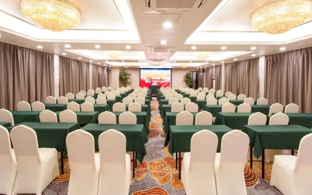 Days Inn by Wyndham Business Place Guilin Yishun