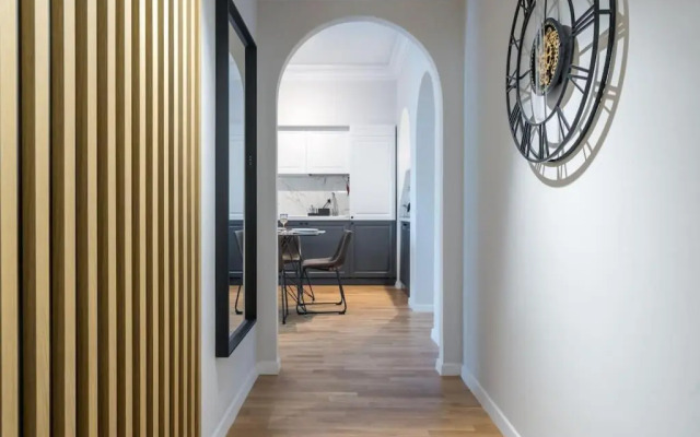 Sunny 3BR Midtown Flat - Amazing View Balcony