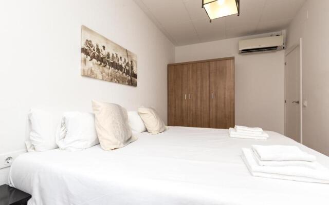 FridaysFlats, Sacred Space - 3 bdr in sagrada familia