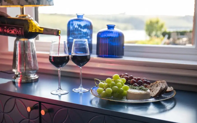 Newquay Tamarisk Lodge on the Gannel