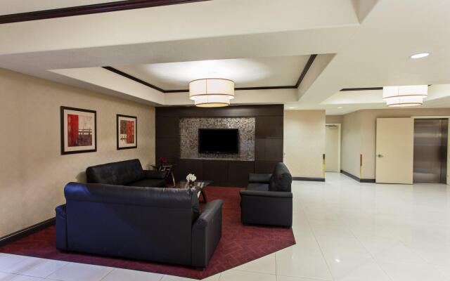 Holiday Inn Express Hotel & Suites Hollywood Walk of Fame, an IHG Hotel