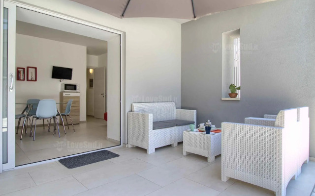 Apt B - Beach View Villa Controvento