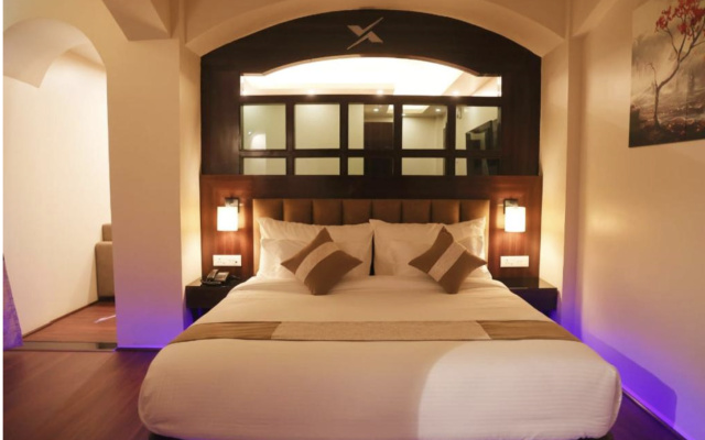 Xcelsior Hotel And Spa