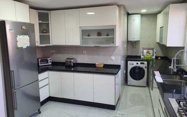 Familiar Luxury Apartment