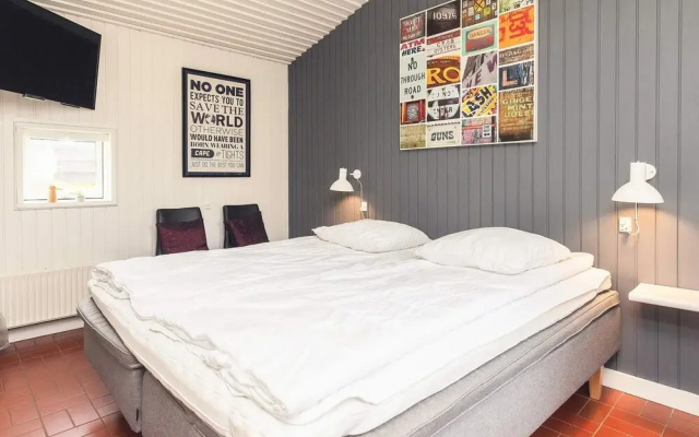 6 Person Holiday Park Home in Middelfart