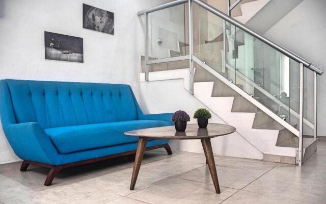Stunning beach holidays house with 24h security
