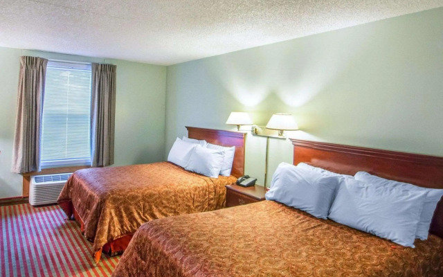 Rodeway Inn Lakeville