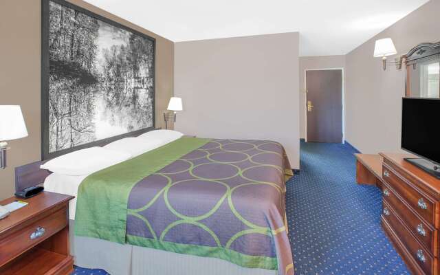 Super 8 by Wyndham Lowell/Bentonville/Rogers Area