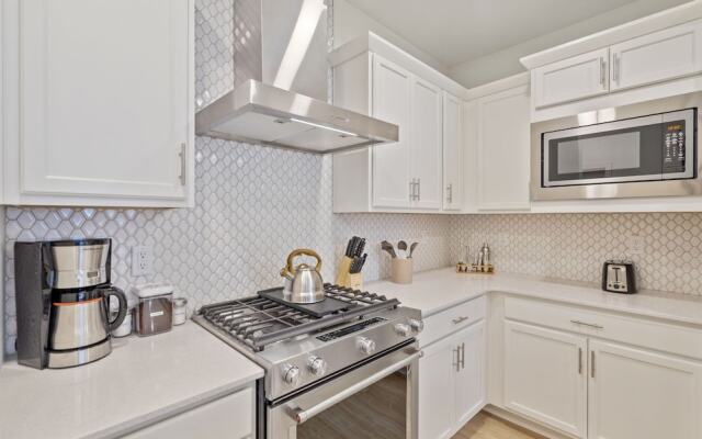 New! Cozy Colorado Living – 8 Min From Old Town!