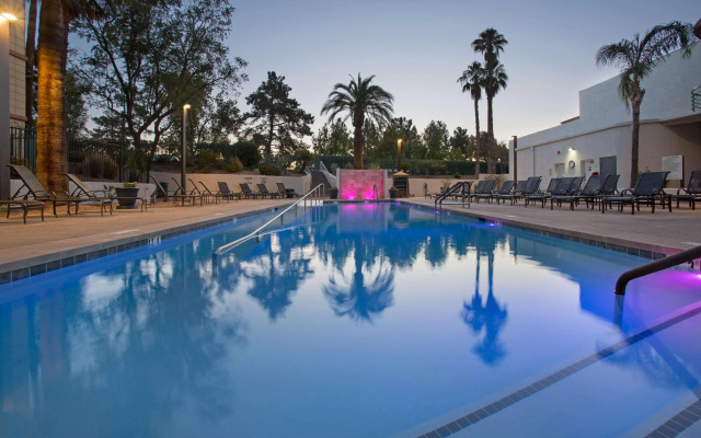 Embassy Suites by Hilton Phoenix Biltmore